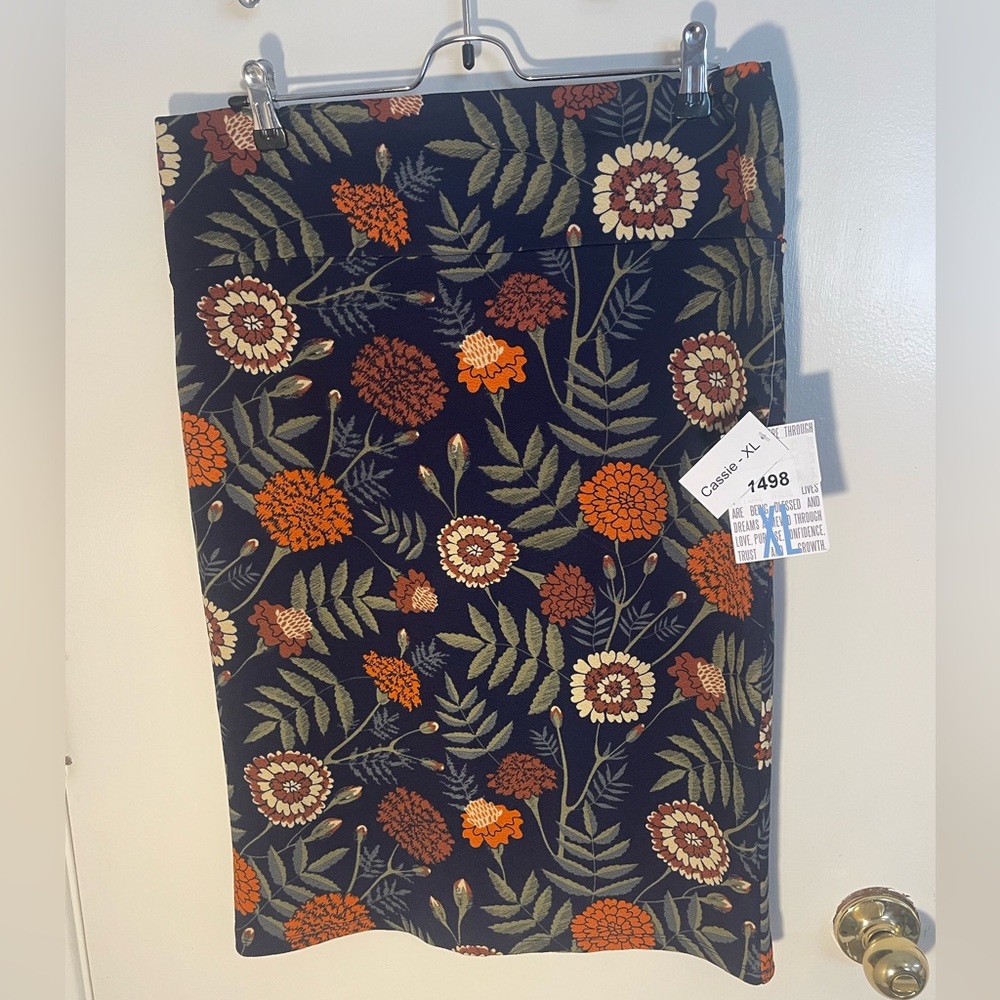 NWT Lularoe Cassie Pencil Skirt